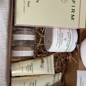 Body Firm Skincare Tool Set - Cream and Body Firm skin care by Medicube